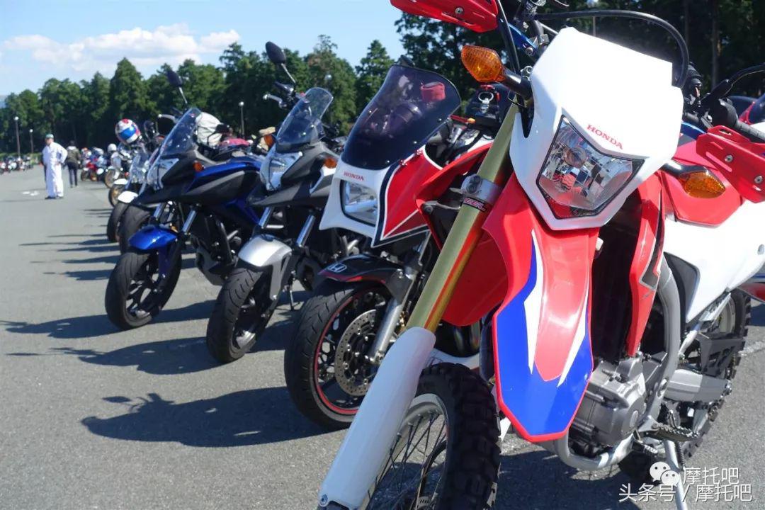 我来到了这些摩托车出生的地方,有幸试驾了一辆“特产CB”