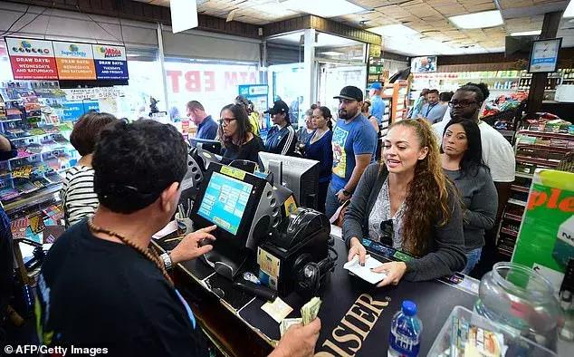 美国最大彩票中奖者119亿到手多少,20亿美元大奖彩票