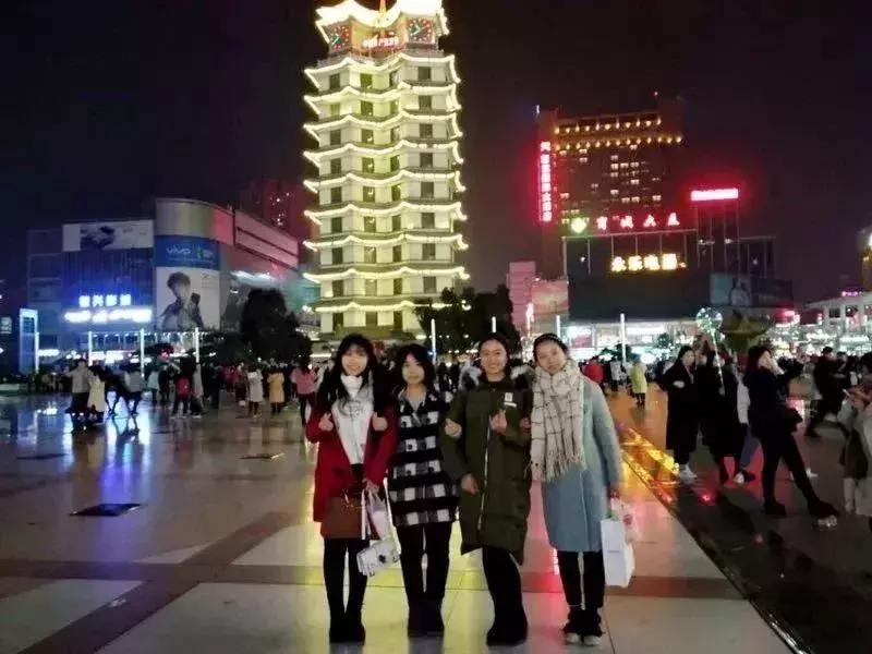 郑州高校学霸强势回归宿舍,郑大今年学霸宿舍