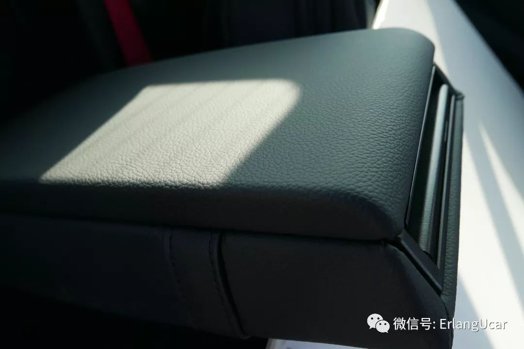 w204奔驰c300coupe,奔驰w204c200旅行版