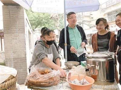 每天只卖一桶糯米，这家藏小巷里的“糯米团”火了