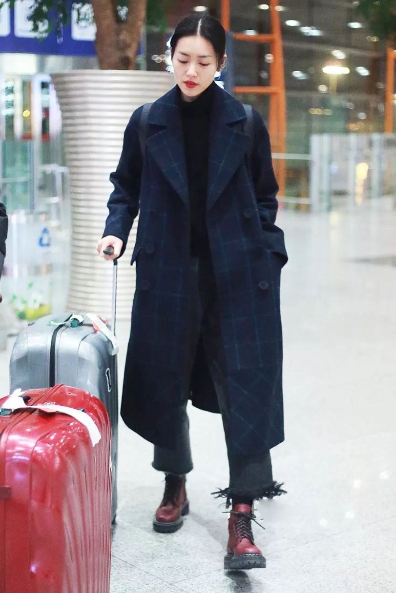 冬季穿这三款大衣别乱配靴子,适合搭配中长款大衣的靴子