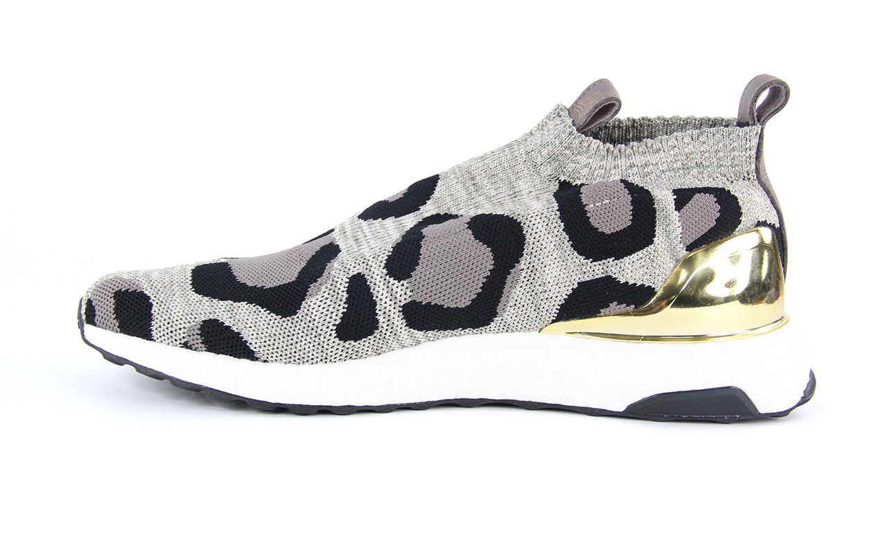 最流行的三双鞋子,最近很火的两双鞋