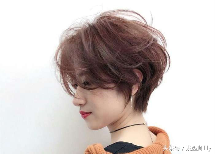 适合发量多且蓬的短发烫,露耳短发蓬松烫什么样的