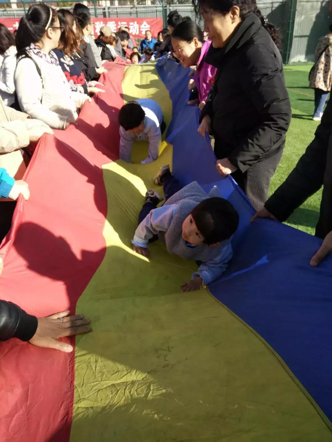 大手牵小手亲子运动会活动目的,小手拉大手一起来运动亲子运动会