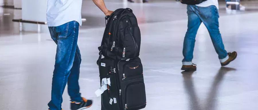 机场行李托运要不要封口,机场行李忘托运