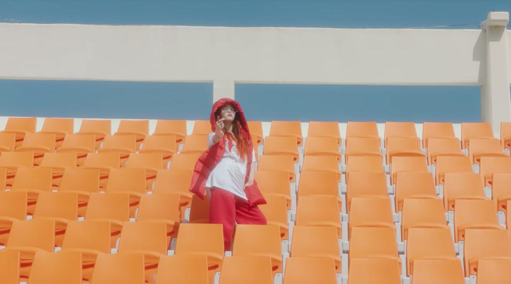 iu李知恩mvyellow,iu李知恩金泰亨mv解说