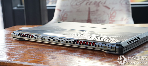 华硕飞行堡垒6代i7笔记本电脑测评,华硕飞行堡垒6plus拆机清灰教程