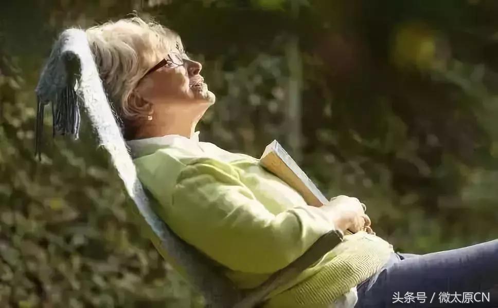 著名主持人李咏患癌去世是真的吗,主持人李咏死于什么病