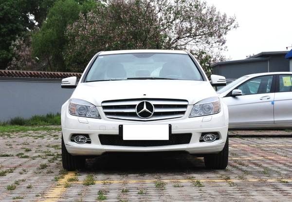 10年13万的奔驰C级和09年9万公里的宝马5系，11万多适合哪台车