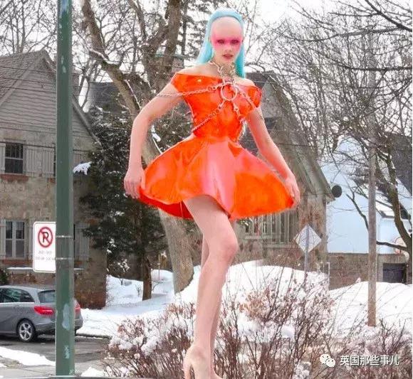 国外最近爆火的鞋子,国外很火的高跟鞋