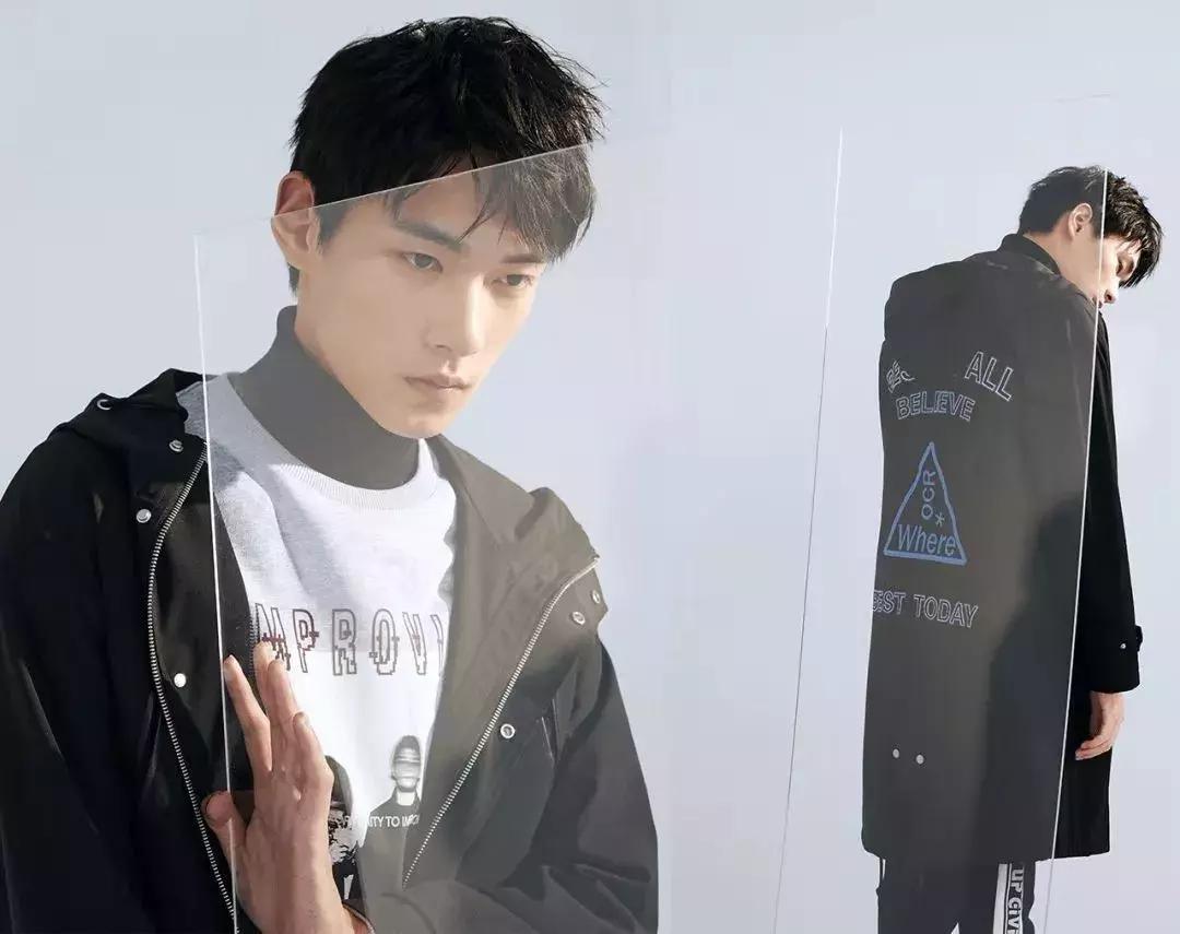 今年最流行的女士中长款风衣,2018初秋流行的新款风衣颜色