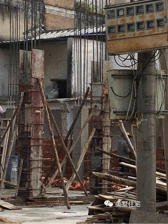 *东王广**先生小户型建别墅，加个复式楼，造价30万堪称村里最美！