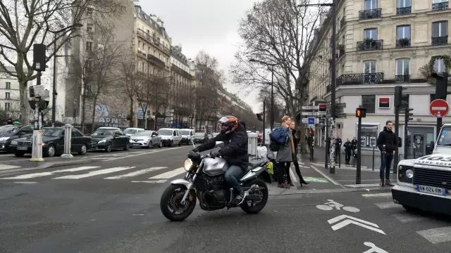 从中国开车来巴黎,从中国开车到欧洲