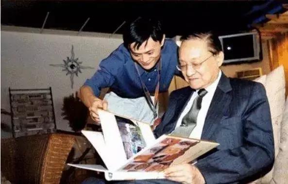 世间再无金大侠,射雕英雄成绝响!