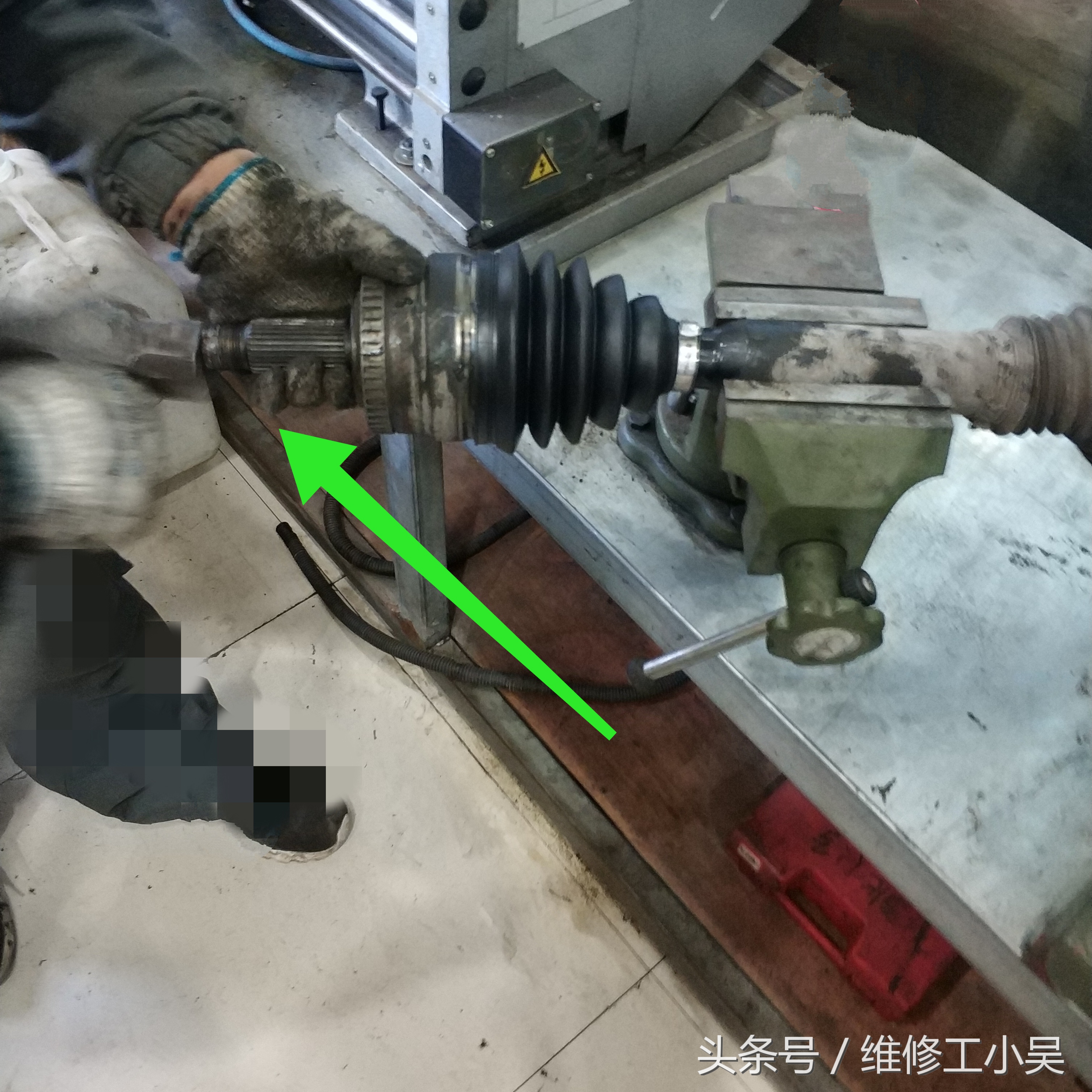 路虎球笼防尘套漏油,路虎半轴球笼防尘套