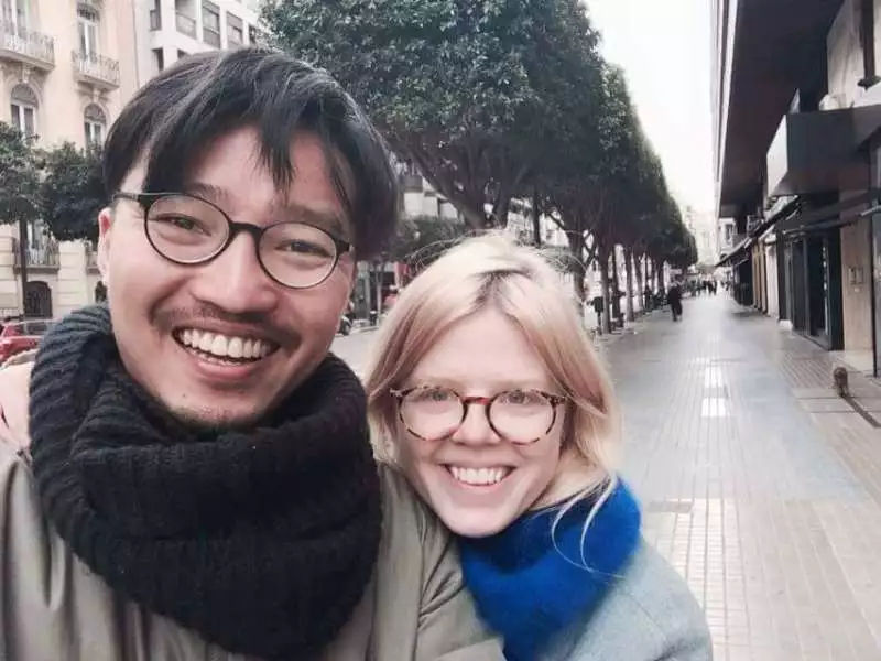 她翻译了《射雕》，外国人直呼：很遗憾人生五张，才开始看金庸