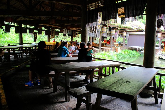 天生桥自然成形的石桥,天生桥喀斯特