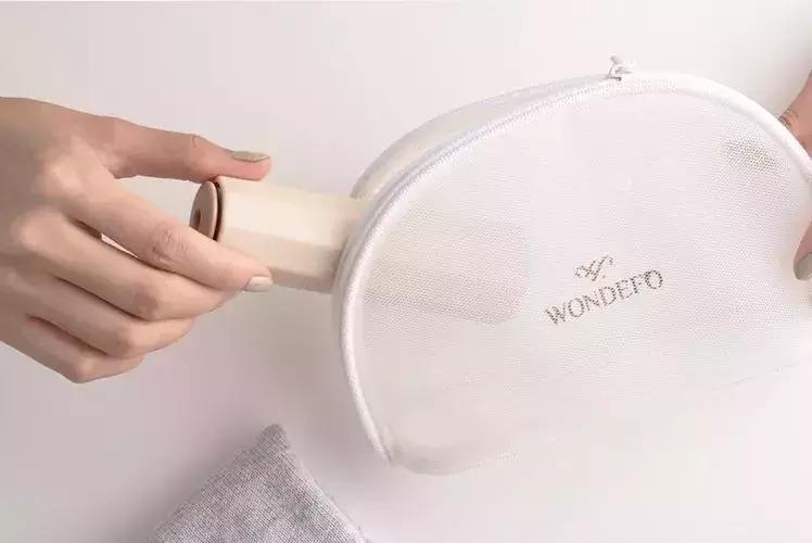 彻底消灭大衣尘屑？超实用的粘毛筒，值得我安利一整季！