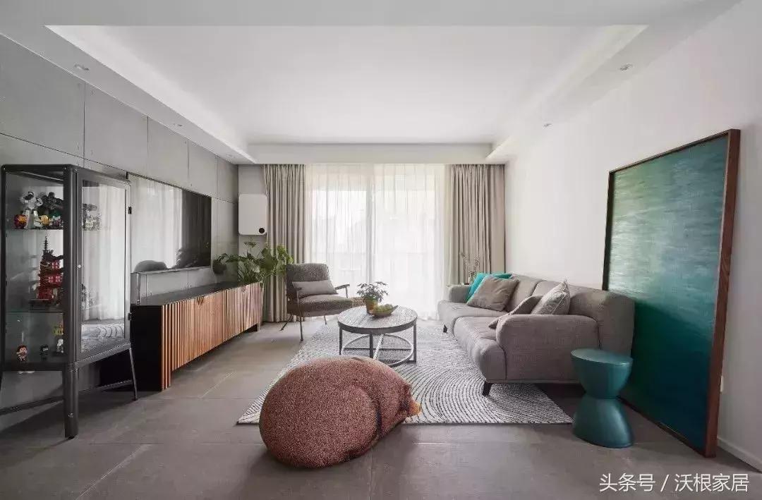 简约风格地砖是灰色配什么踢脚线,灰色哑光地砖800*800铺贴效果