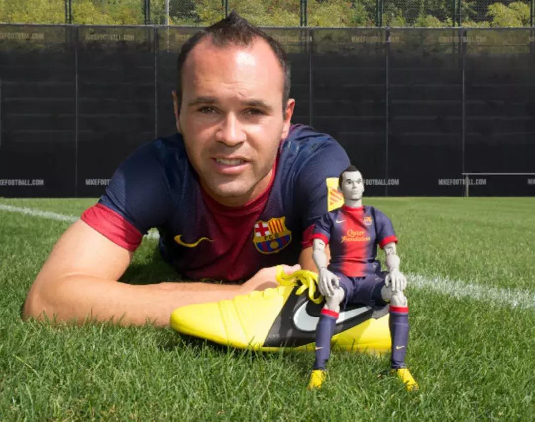 耐克和阿迪足球鞋哪个好,足球鞋阿迪达斯好还是耐克好