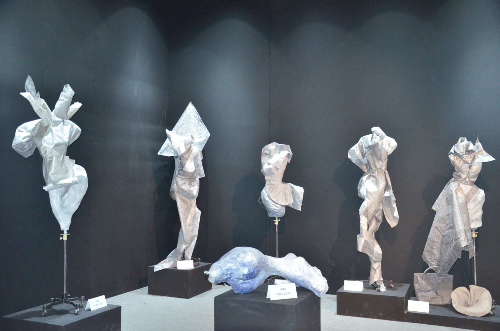 看从业二十余年的中国服装设计师,如何振兴国潮!