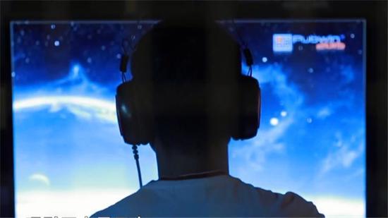 央视曝真相，“黄鳝门”事件女主角：长得斯斯文文，两个月赚9万