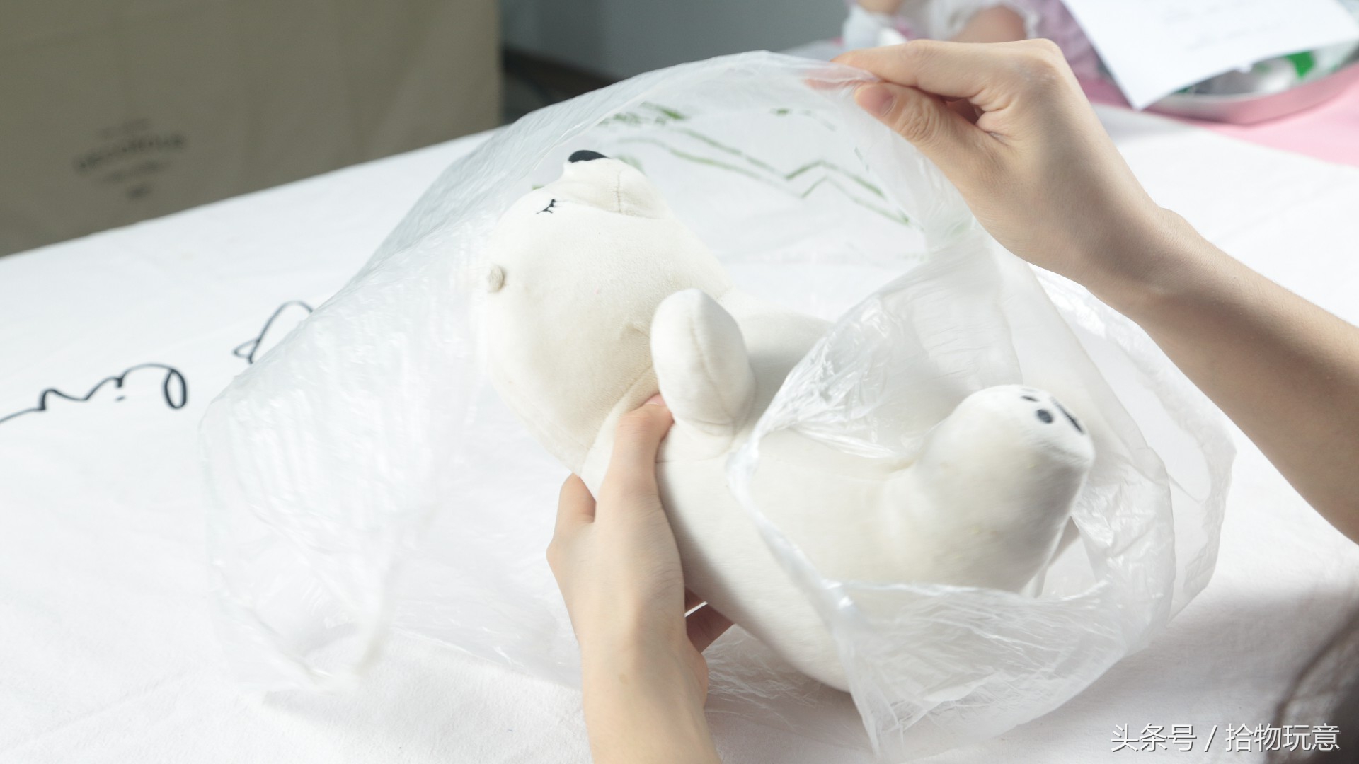 毛绒玩具洗干净,粗盐洗毛绒玩具需要水冲洗吗