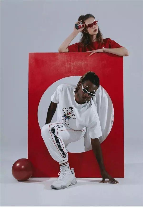 可口可乐打进彩妆行业？网友：口红是可乐味儿吗？