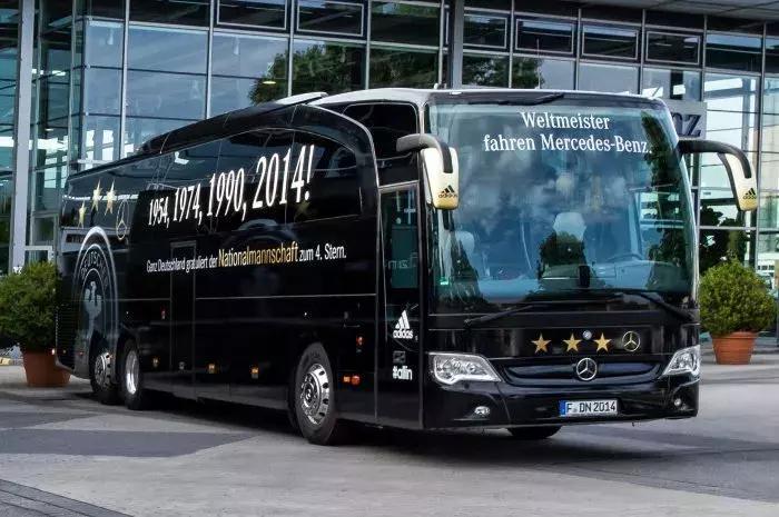 世界杯参赛队的大巴车，也是一门大生意