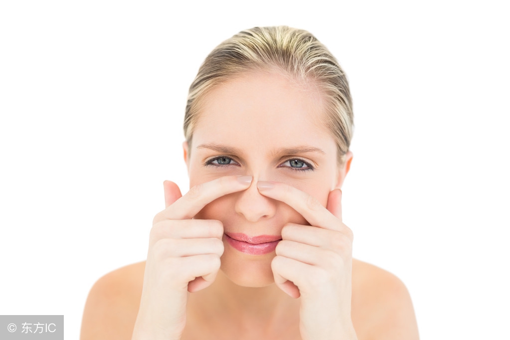 去黑头收缩毛孔小妙招,快速去黑头的小方法