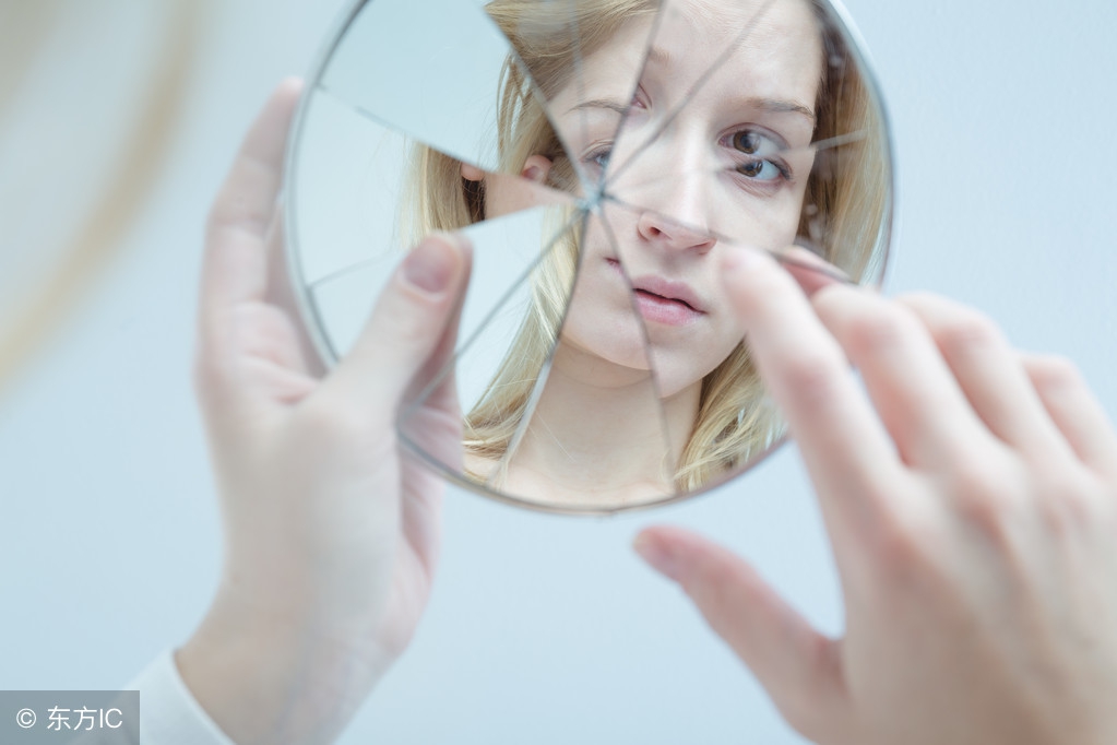 世上真的没有感同身受只有自己懂,在世上没有感同身受只有冷暖自知