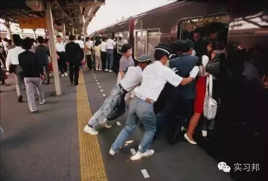 公务员在哪里工作好,小城市公务员月入过万