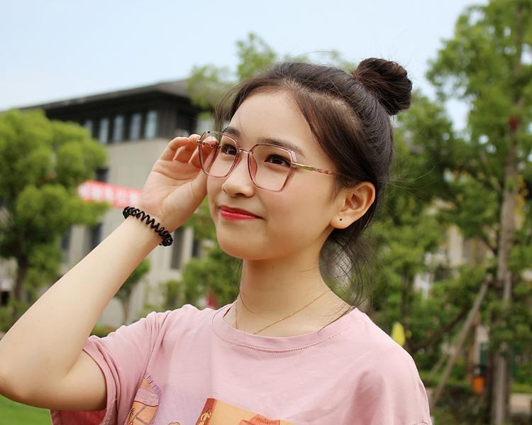 如何选取适合自己脸型的眼镜框,怎样选择适合自己的脸型的眼镜框