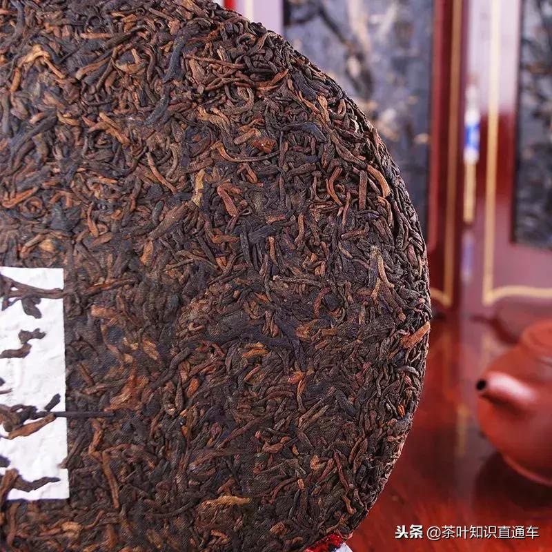 普洱茶新茶茶质特征是什么,普洱新茶中期茶老茶怎么区分