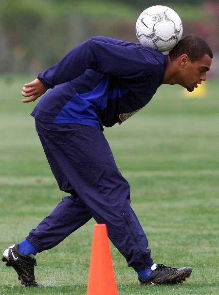 巴西盘球大师德尼尔森,世界盘球大师第一名是谁德尼尔森