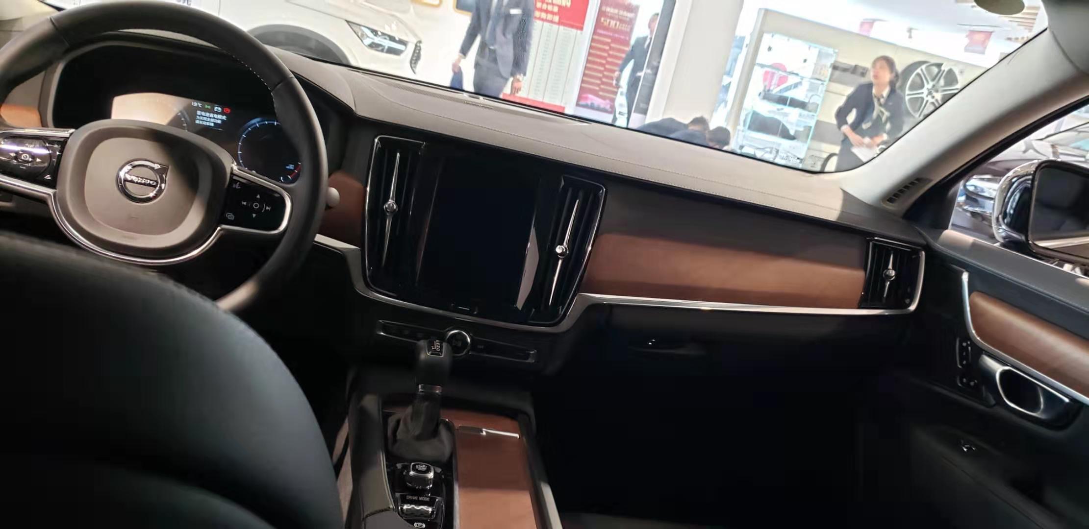 探店4s沃尔沃v90价格,沃尔沃北京4s店优惠多少钱s90