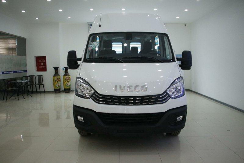 依维柯欧胜超瑞系列,21款依维柯欧胜长轴高顶客货版