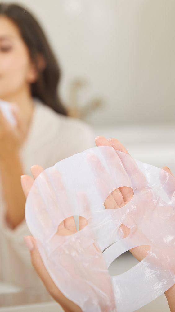 为什么同样的面膜有的人干得快,为什么美容院敷面膜效果好呢