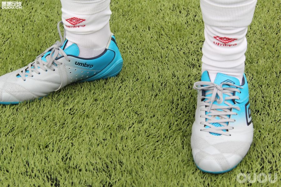 满足真皮控的幻想–UmbroAcceratorProHG实战测评