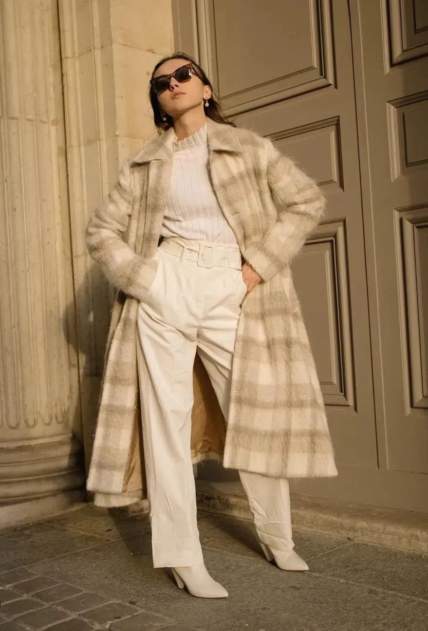 墨绿色格纹大衣怎样搭配好看,短款格纹毛呢大衣的搭配方法