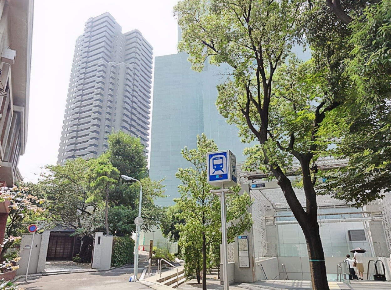 坐拥六本木都市核心，尽享时尚便利生活