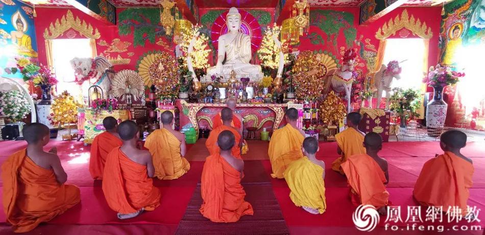 佛教不同颜色的僧衣代表什么,西藏僧服颜色分别代表什么