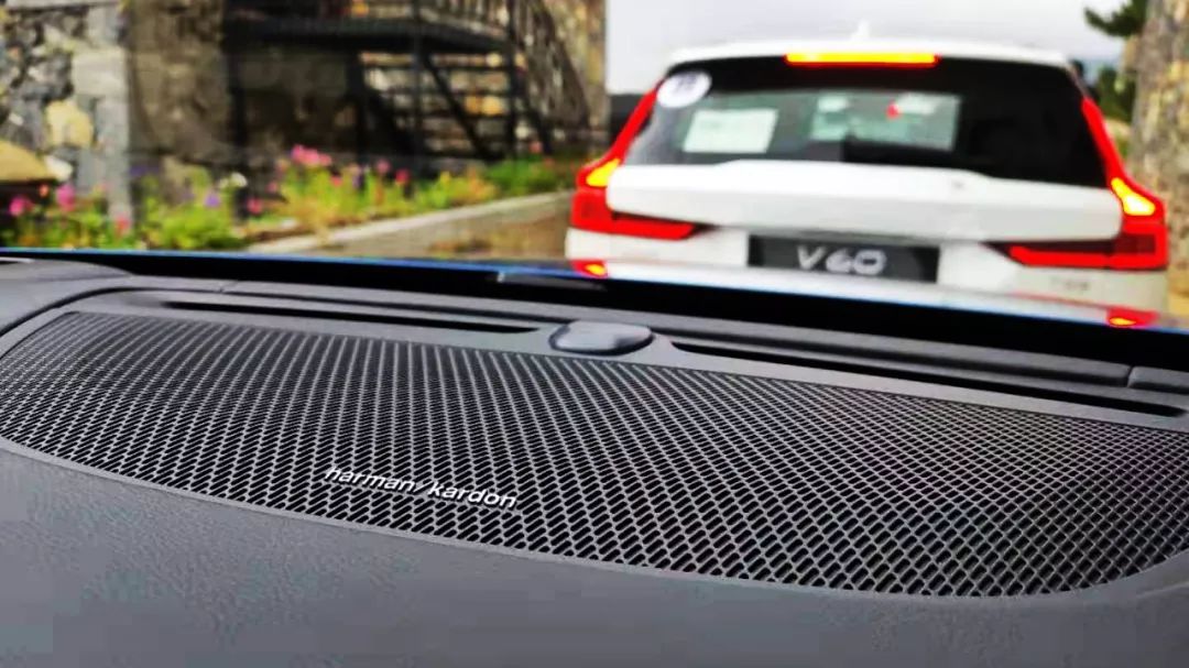 沃尔沃旅行车v60和v90碰撞测试,沃尔沃旅行车v6017年二手车价格