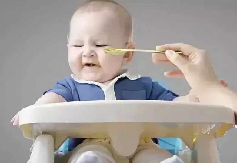 面对喜欢耍脾气的熊孩子，家长这样做，帮助孩子迅速改掉暴脾气