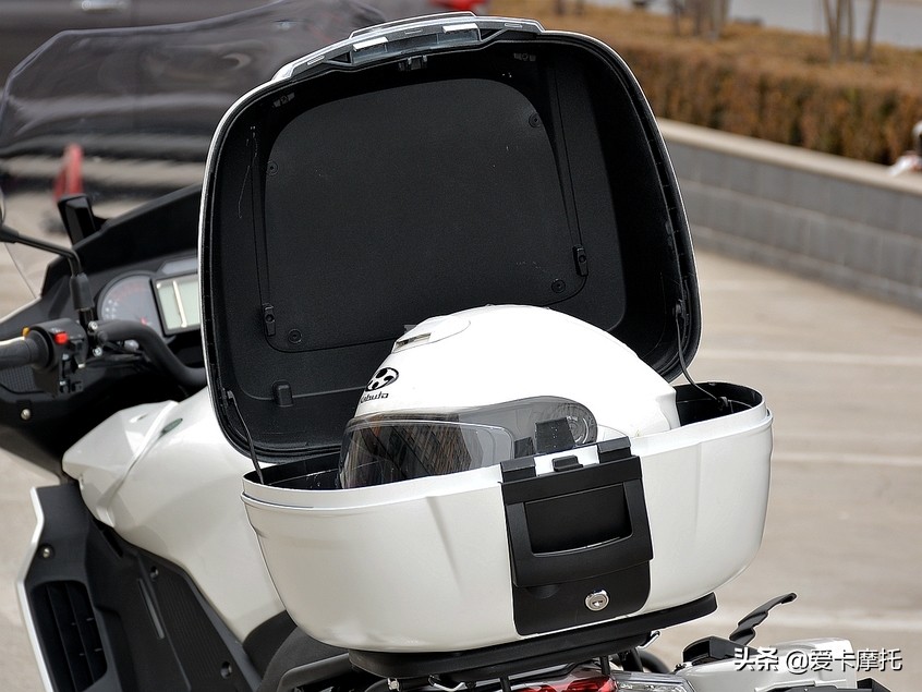 国宾tr-g650与新黄龙巡航600,黄龙600巡航对比春风国宾