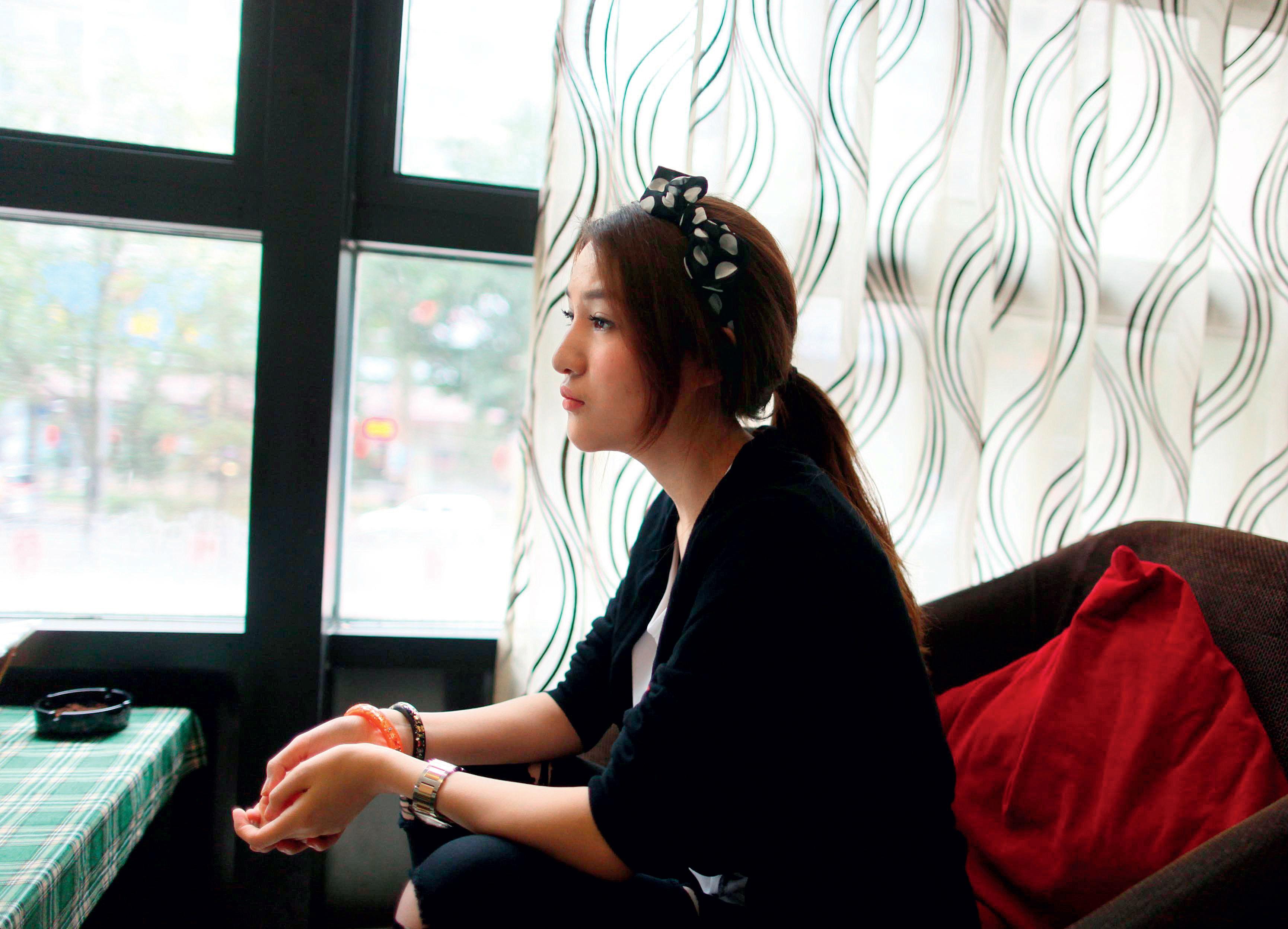 人前是巨星，人后是赚钱工具？这7位明星的爹妈，堪比“吸血鬼”