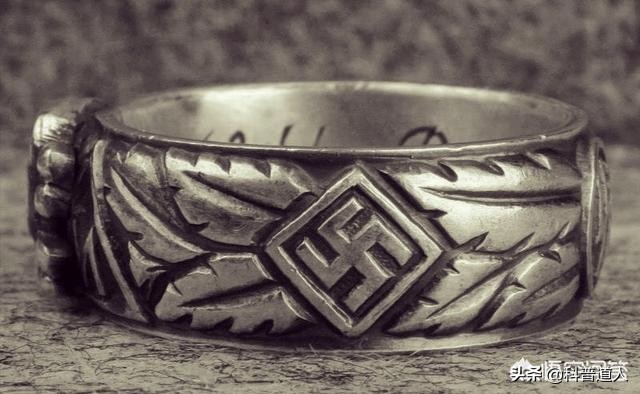 希特勒*党**卫军的信物“骷髅指环”，神秘而*力暴**的宣传噱头