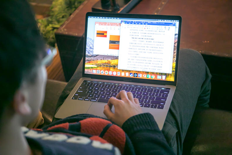 surfacepro和笔记本对比评测,macbookairm2和surfacepro9对比