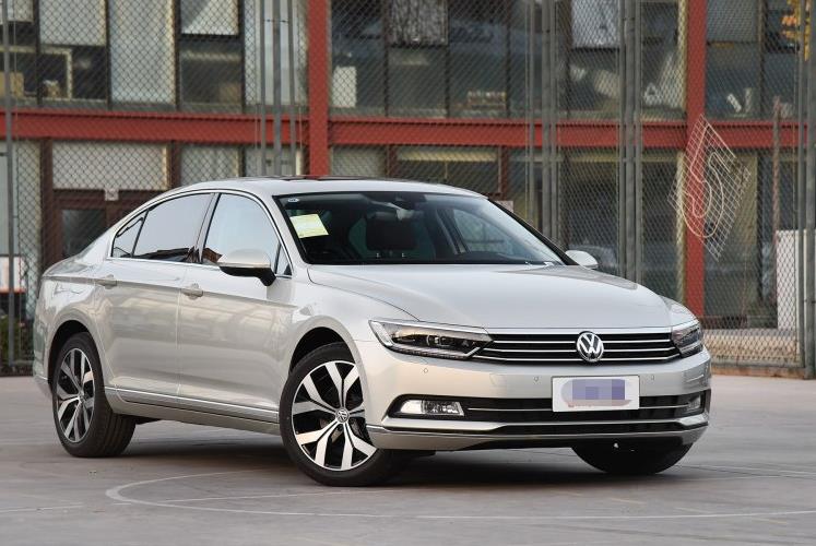 开了12年的车日产天籁,日产天籁大众迈腾实测